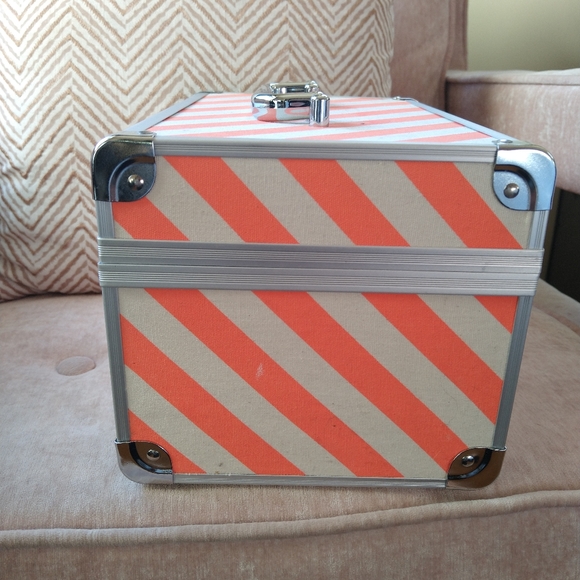 Makeup case - Picture 6 of 9